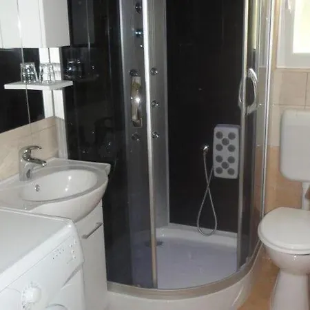 Marija Slano- Two-bedroom With Balcony And Sea View - 2 B سلانو